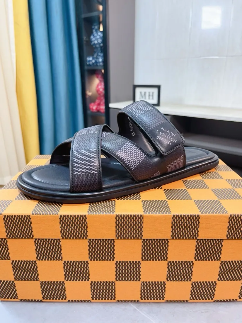 Men's shoes 💰380🌹🌹 (lv-Louis Vuitton) New men's slippers, high-end boutique, exquisite embossed logo decoration on the upper, fine workmanship, super soft soles, casual, loose and comfortable, a must-have in summer! \nsize：38-44